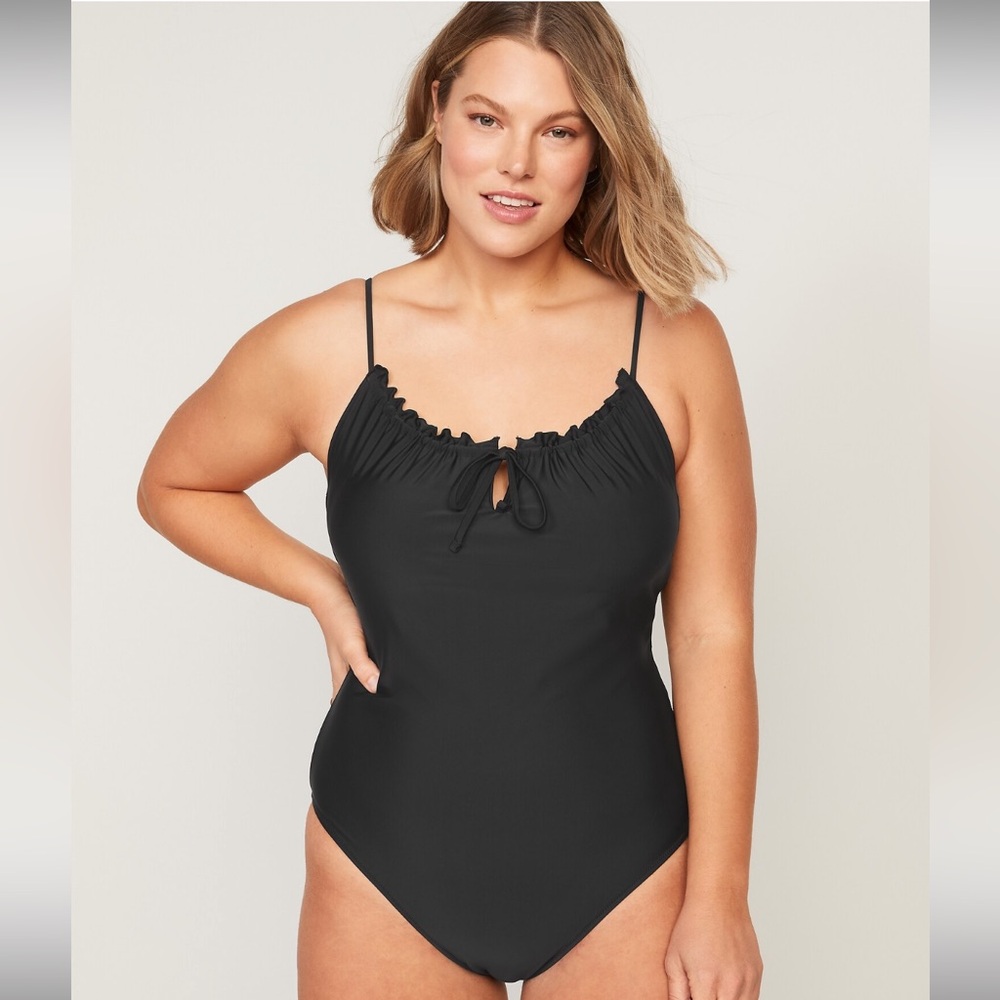 NWOT Women’s Old Navy Black Gathered Keyhole One-Piece Swimsuit Sz 3X 4X